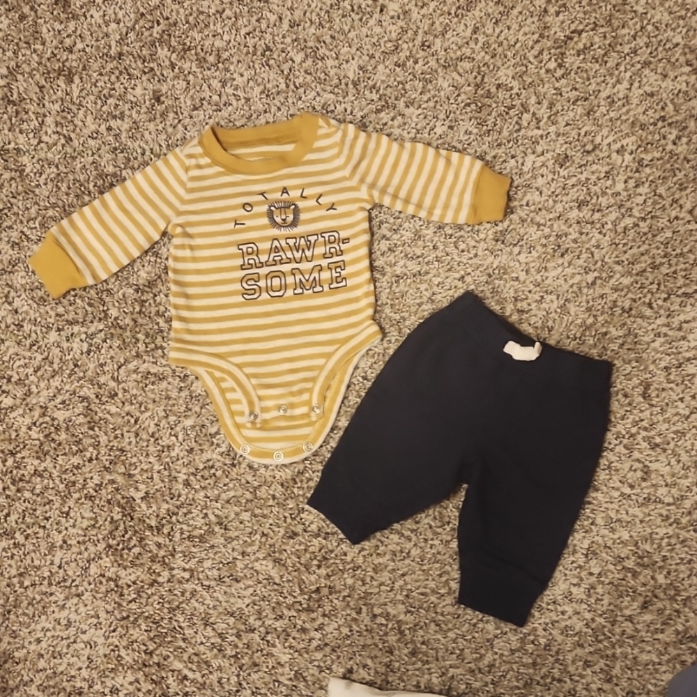 Carters newborn outfit